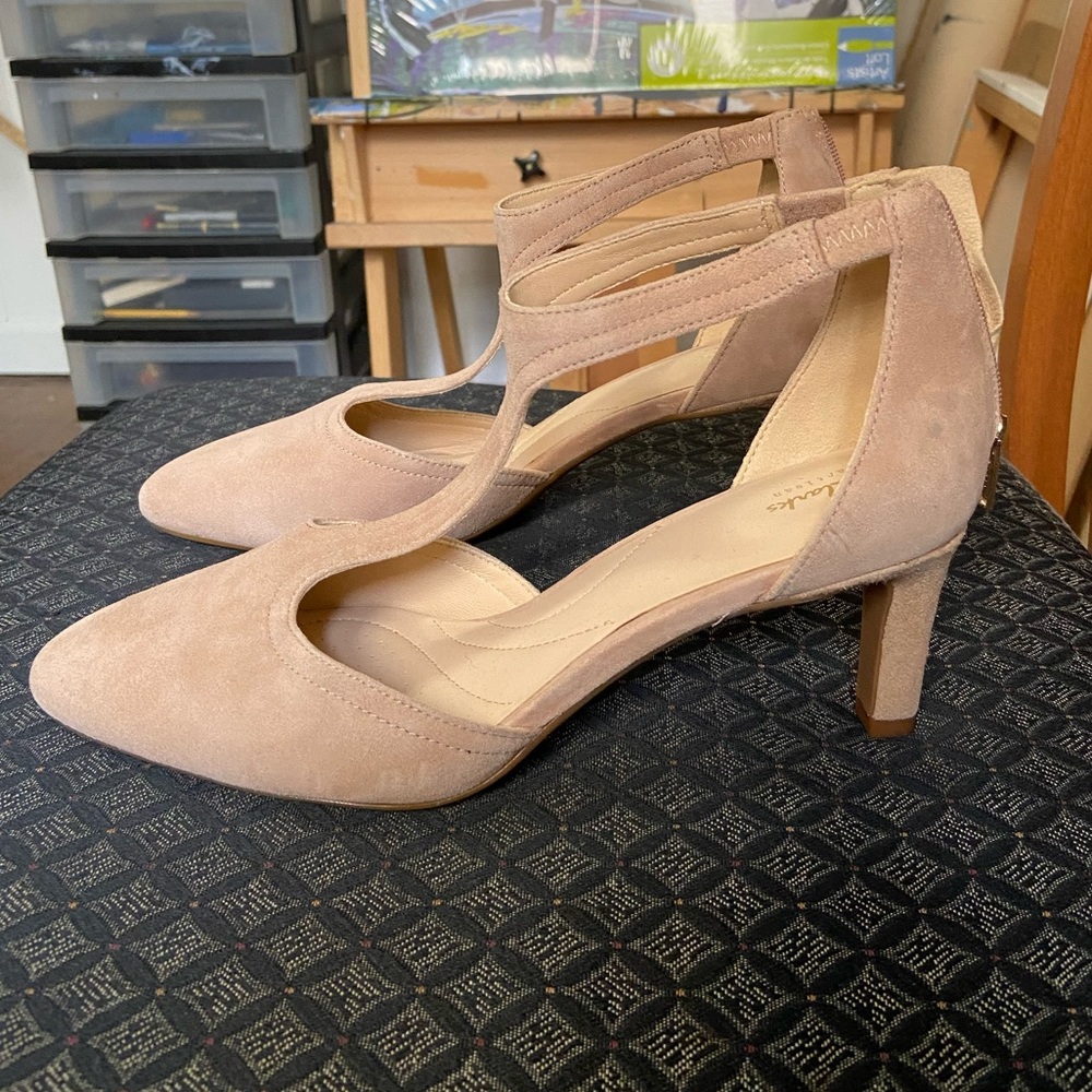 Clarks Nude T-Strap Office Heel, 7.5